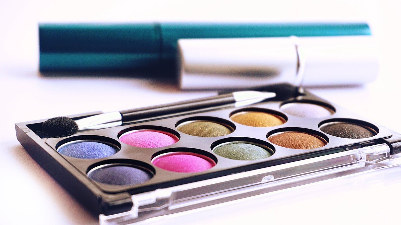 Mastering the Art: A Comprehensive Guide to Professional Eyeshadow Palettes